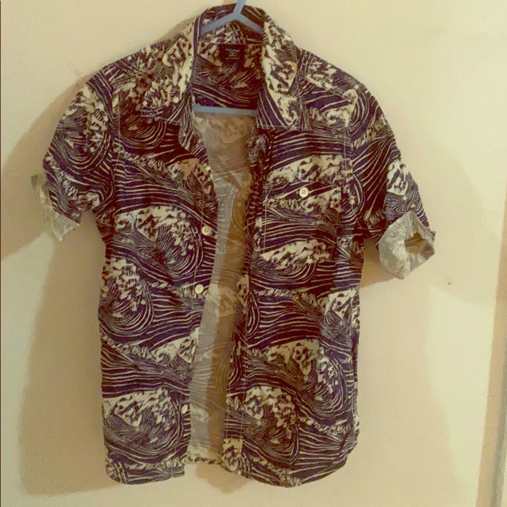 Boys summer shirt like new 🌊